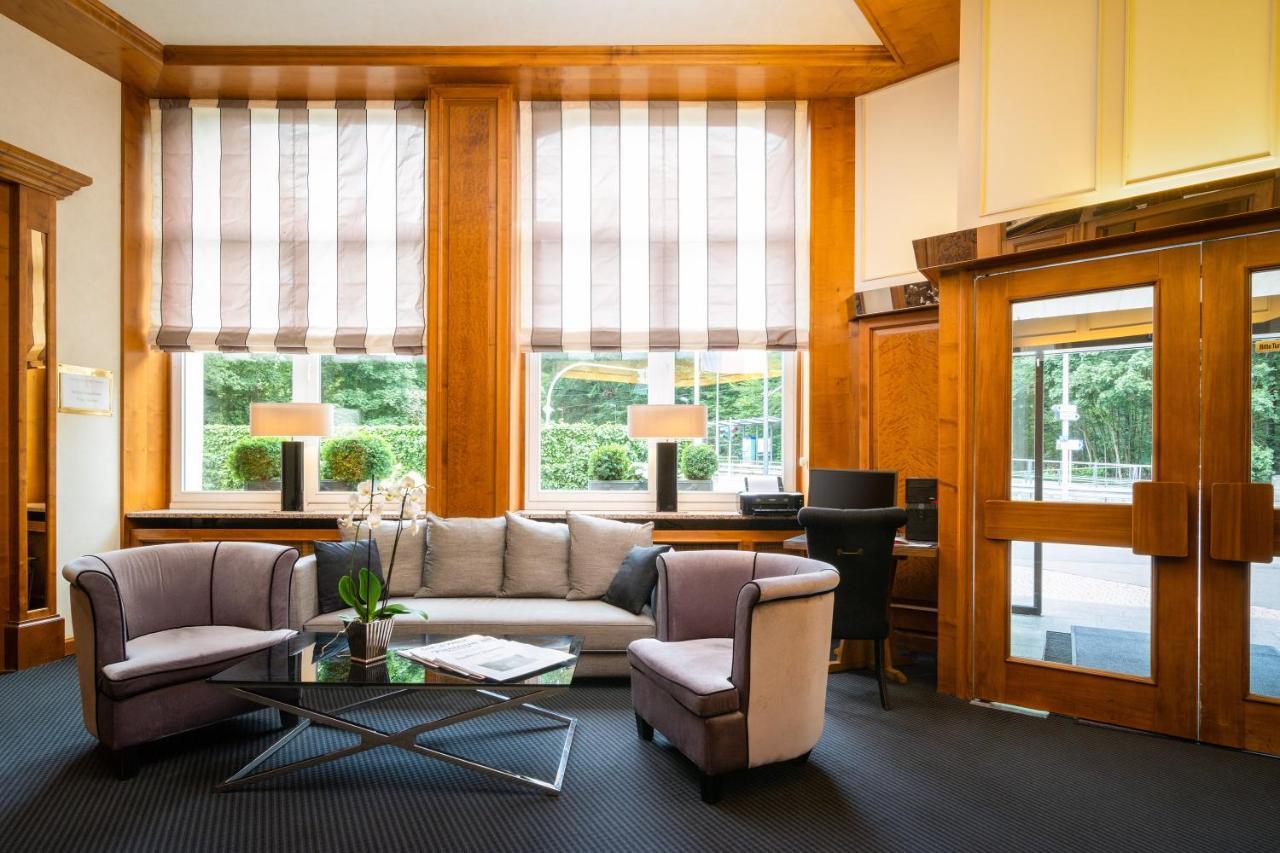 Parkhotel Am Taunus Oberursel Exteriör bild