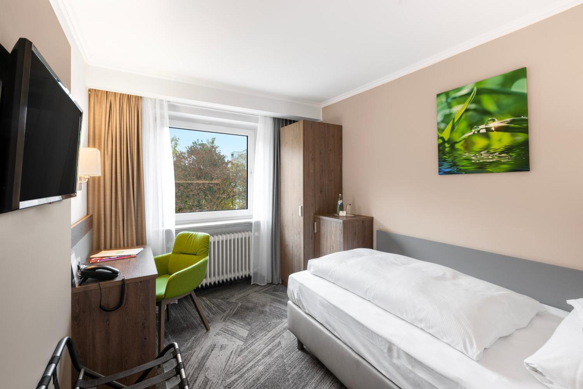 Parkhotel Am Taunus Oberursel Exteriör bild