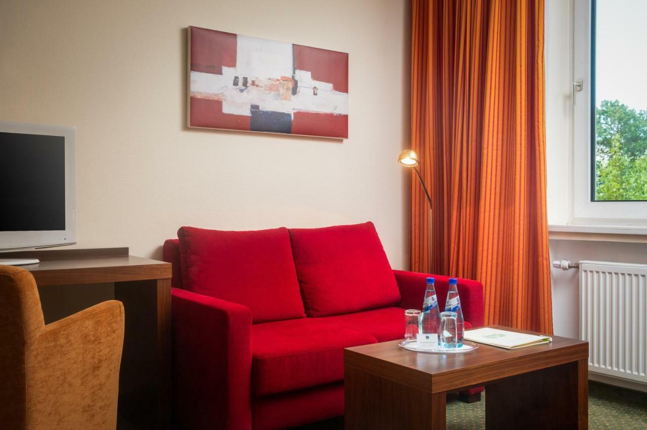 Parkhotel Am Taunus Oberursel Exteriör bild