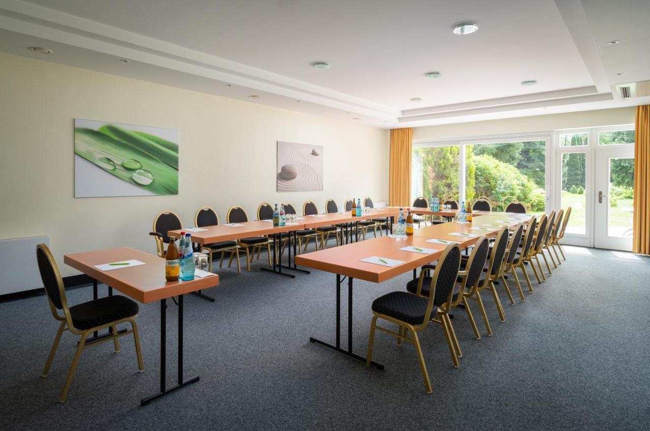Parkhotel Am Taunus Oberursel Exteriör bild